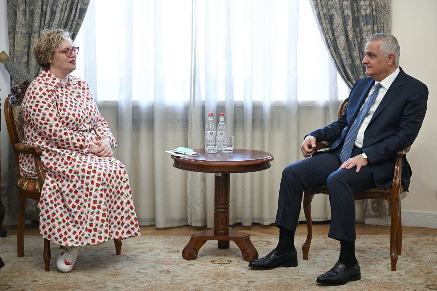 Փոխվարչապետն ու Միացյալ Թագավորության դեսպանը քննարկել են ռազմավարական գործընկերությունից բխող երկկողմ օրակարգային հարցեր