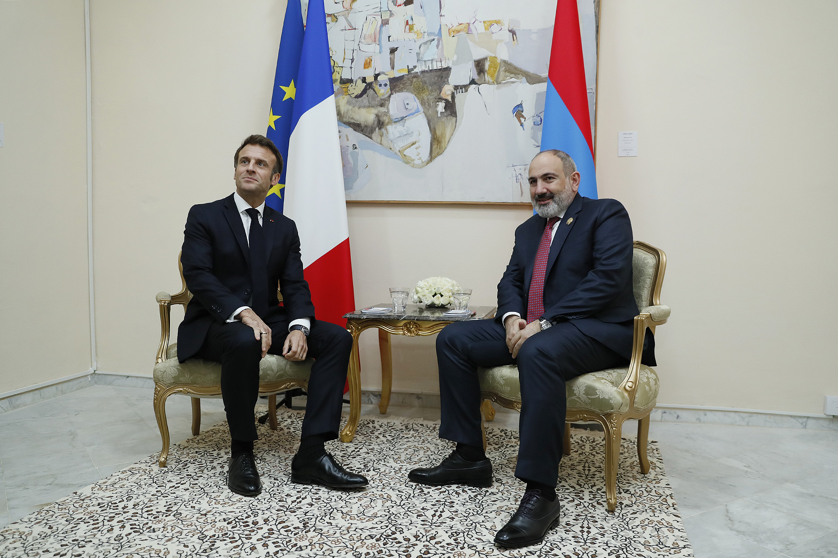 В Тунисе состоялась встреча премьер-министра Армении и президента Франции