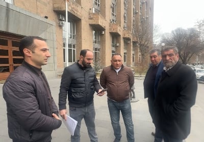 «Հաղթանակ» թաղամասի բնակիչների խմբին ընդունել է Դավիթ Խուդաթյանը. Հրավիրված են նաեւ այլ պաշտոնյաներ