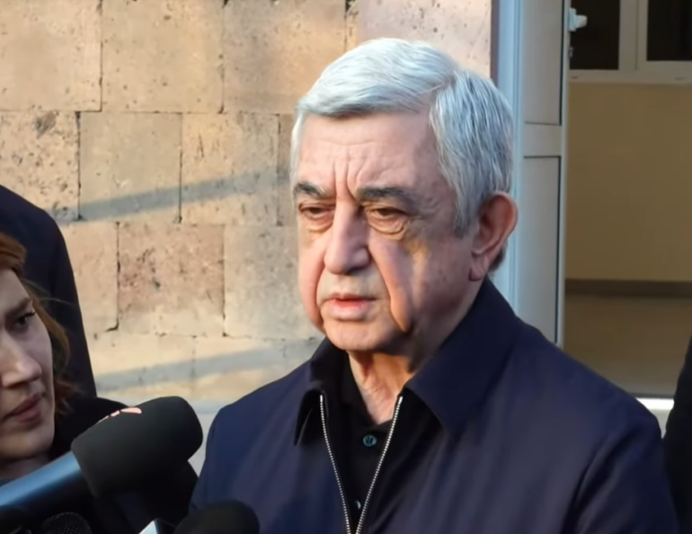 Խորհուրդ եմ տալիս լուրջ չվերաբերվել կառավարիչների կողմից արված հայտարարություններին, թող փորձեն՝ տեսնենք. Սերժ Սարգսյանը՝ Ադրբեջանից ներկրվող բենզինի գործընթացը դիվերսիֆիկացիա համարելու մասին