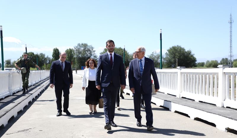 Հանդիպումից առաջ Ռուբինյանն ու Քըլըչը շրջել են Մարգարայի վերանորոգված անցակետում․ Լուսանկարներ