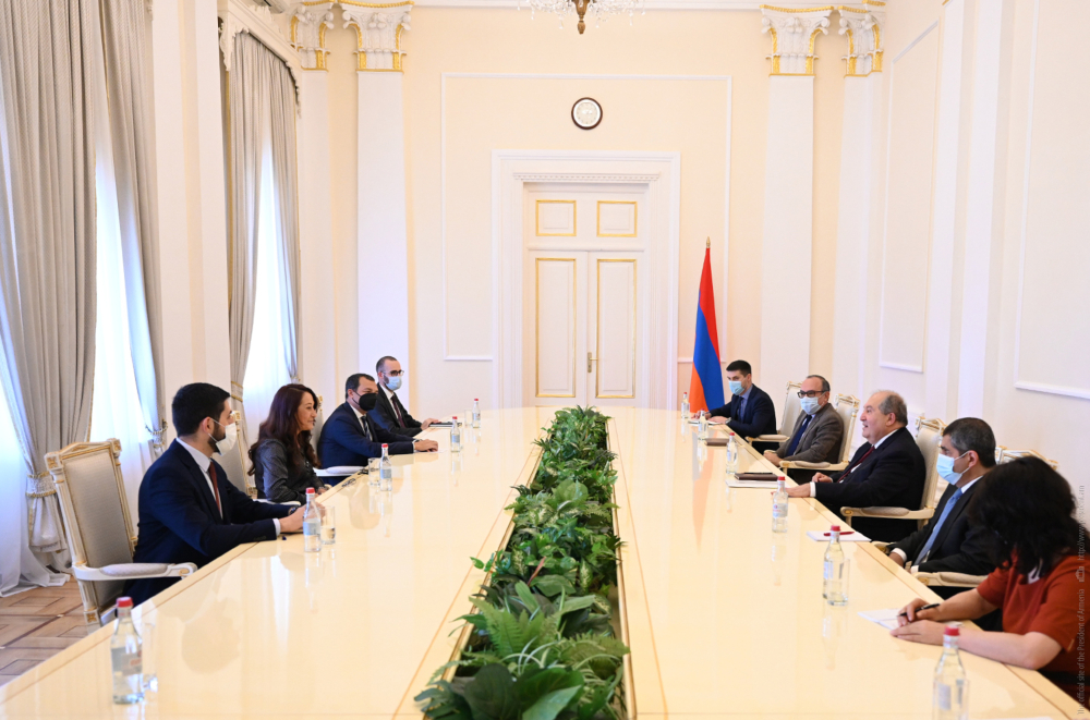 Անթույլատրելի է գերիների հարցը սակարկության առարկա դարձնելը. Սարգսյանը՝ իտալացի սենատորին