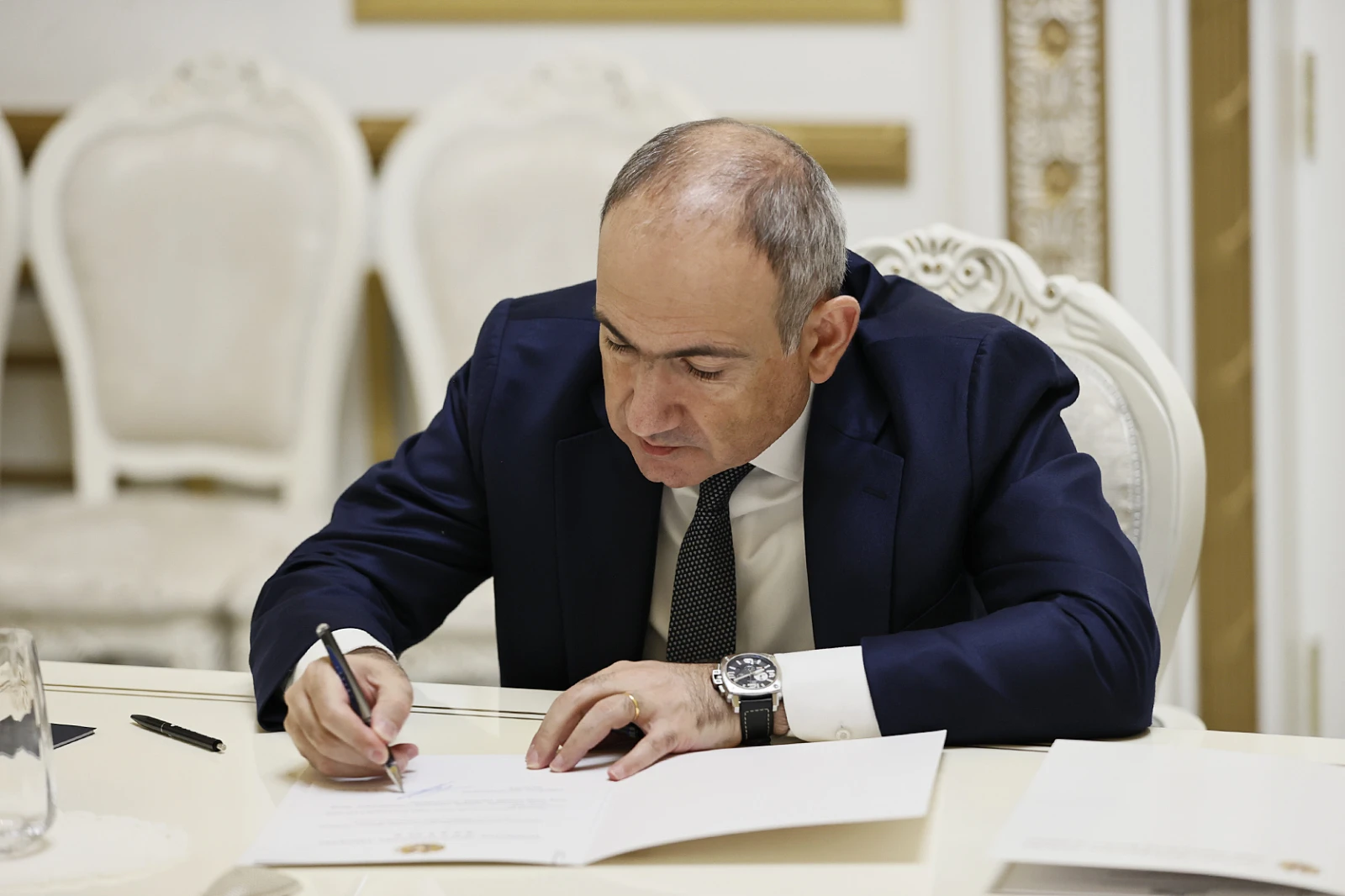 Փաշինյանն աշխատանքից ազատել է ջրային կոմիտեի գլխավոր քարտուղարին