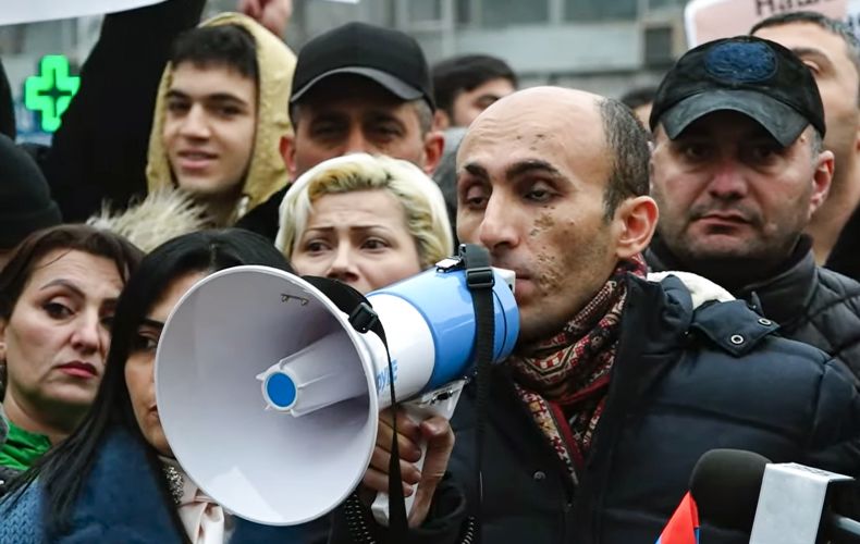 У представительства ЕС в Армении прошла акция протеста: «Не продавайте ценности за нефть и газ!»
