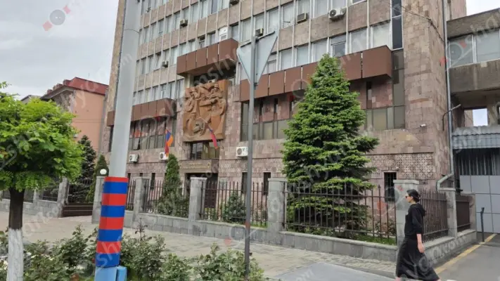 Երևանի Րաֆֆու փողոցում կնոջը հարվածել, գցել են գետնին և հափշտակել հեռախոսը․ոստիկաները տաք հետքերով հայտնաբերել են ստահակին
