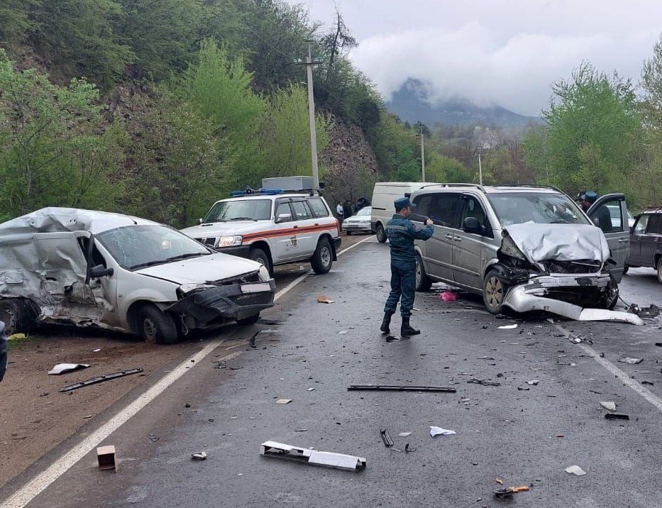 Իջևան-Դիլիջան ավտոճանապարհին բախվել են մի քանի մեքենաներ․ տուժածներին հոսպիտալացրել են
