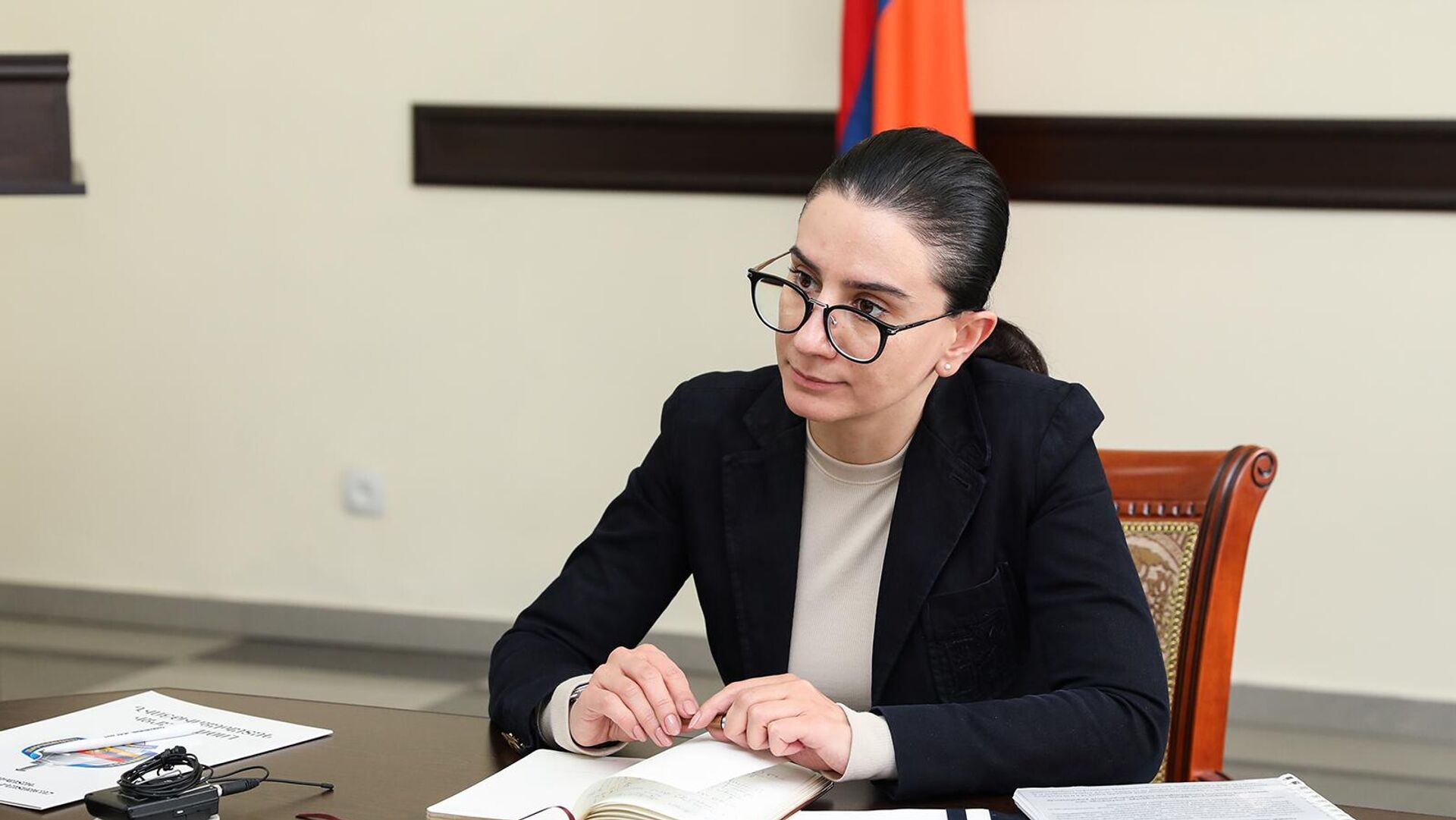 Աշխատանքից ազատված դատախազը դատի է տվել Աննա Վարդապետյանին