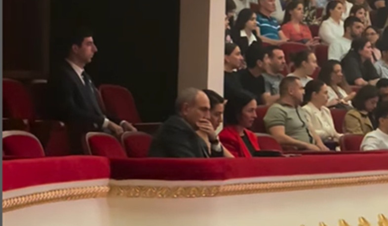 Փաշինյանն ու Հակոբյանը ներկա են Hooverphonic խմբի և Հայաստանի ազգային ֆիլհարմոնիկ նվագախմբի համատեղ համերգին