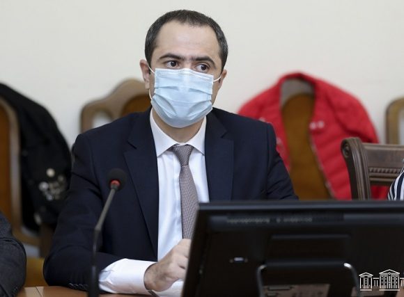 Դեռ պարզ չէ՝ ինչպես է վերահսկելու. Արթուր Ասոյանը՝ ՊՇՌ թեստի բացասական արդյունքով կամ պատվաստման սերտիֆիկատով հանրային վայրեր մուտք գործելու մասին