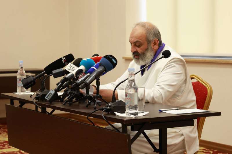 Բագրատ Գալստանյանն իր համախոհներից ներողություն խնդրեց Հայաստանում ձախողված իշխանափոխության համար