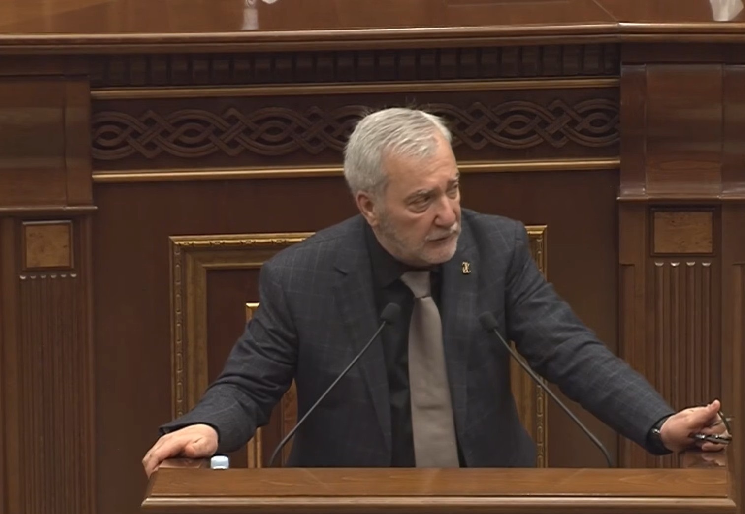 10 երեխա մահացել է ավտովթարներից քարսիթ չունենալու պատճառով. Անդրանիկ Քոչարյան