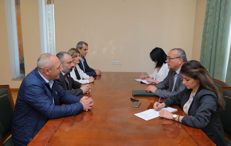 Արթուր Թովմասյանը հանդիպել է Արցախի պահպանողական կուսակցության անդամների հետ