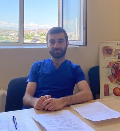 Ապագա բժիշկ Մենուա Մուրադյանը կամավորագրվել է՝ զոհված հոր գործը շարունակելու համար