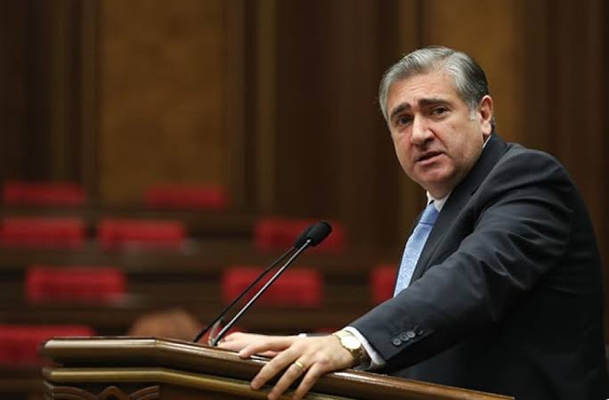 Գործող իշխանությունների որոշումները երկիրը տանում են դեպի լուրջ տնտեսական ցնցումներ, ստիպված են վերցնել բազմամիլիոնանոց վարկեր․ Արթուր Խաչատրյան