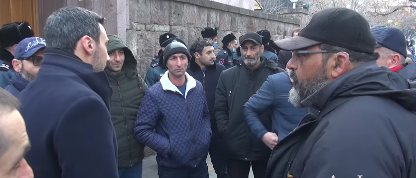Գերիներ հարազատները ակցիա են իրականացնում ԱԺ դիմաց (տեսանյութ)