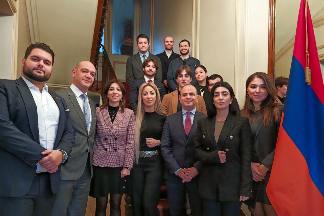 Զարեհ Սինանյանը ֆրանսահայ երիտասարդների հետ հանդիպմանն անդրադարձել է հաջորդ տարի Հայաստանում անցկացվելիք համաժողովին
