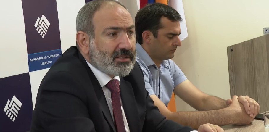 Պետք չէ այստեղ էլ դավադրություն փնտրել, հիմա էլ Ղարաբաղի հարցի հետ են կապում․ Փաշինյանը՝ սահմանային գծում միջազգային դիտորդներ տեղակայելու մասին