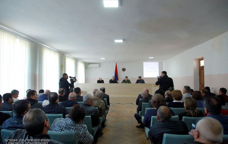Արայիկ Հարությունյանն այցելել է Մարտունի և ներկայացրել վարչակազմի նորանշանակ ղեկավար Էդիկ Ավանեսյանին