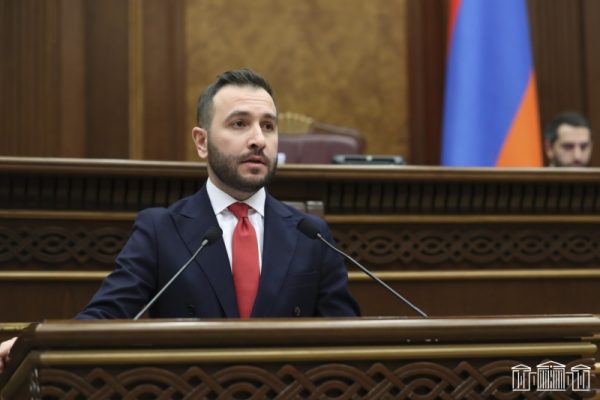 Հայաստանում փորձում եք գեներացնել քաղաքական հեթանոս շարժում, որպեսզի վերադառնանք քաղաքական գողապետությանը. Կոնջորյանը՝ ընդդիմությանը