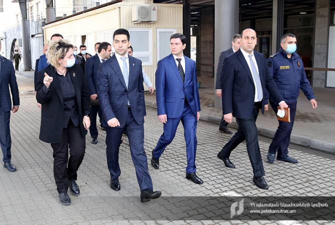 Ռուստամ Բադասյանն այցելել է Բագրատաշենի մաքսակետ. ՊԵԿ-ը ներդրել է սահմանահատման գործընթացի էլեկտրոնային համակարգ