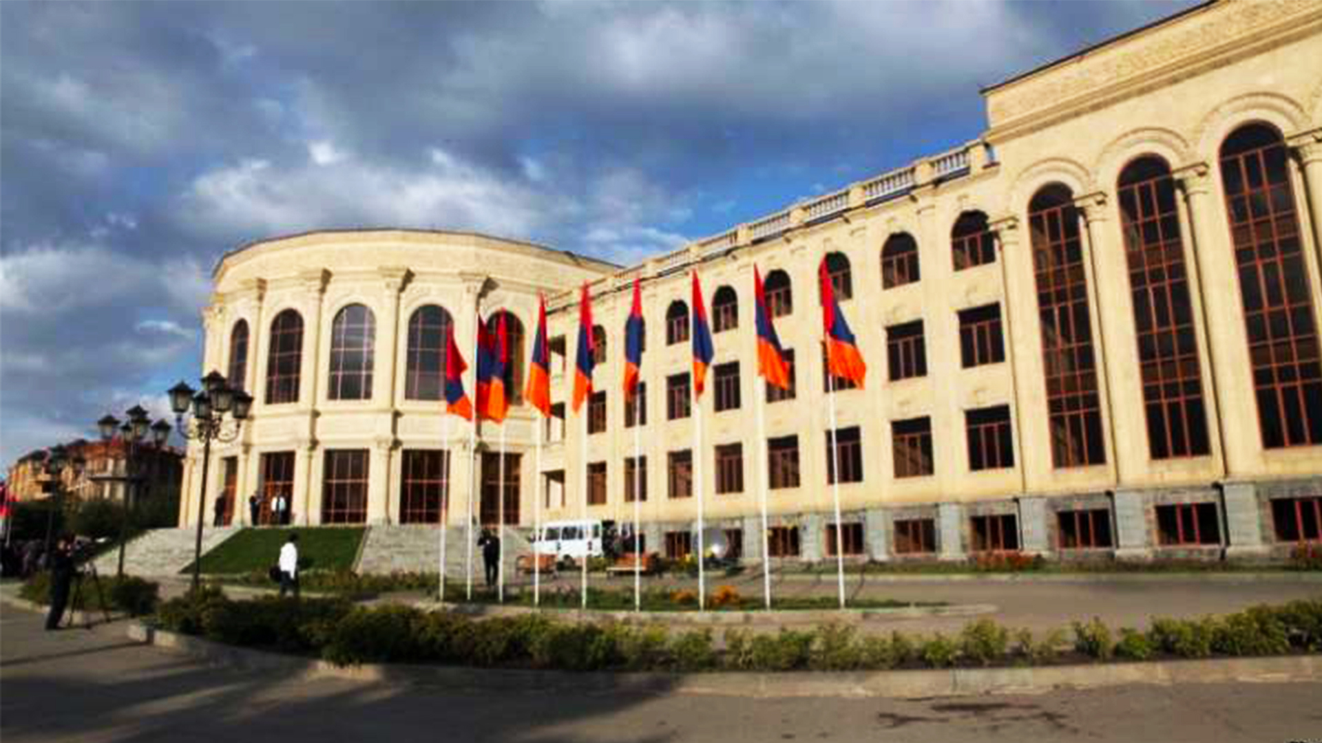 Գյումրիում խուզարկությունների հետևանքով կա առնվազն 5 ձերբակալված