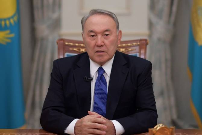 В Казахстане намерены лишить Назарбаева привилегий и полномочий