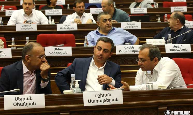«Հայաստան» դաշինքում քննարկում են ԱԺ վարչական պաշտոններից հրաժարվելու հարցը․ «Հրապարակ»