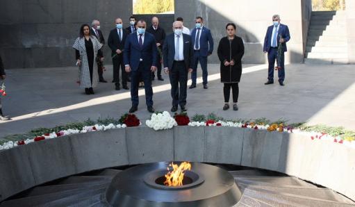 Վրաստանի ՍԴ նախագահն այցելել է Հայոց ցեղասպանության հուշահամալիր