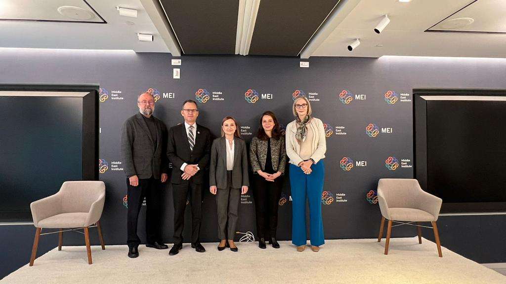 Լիլիթ Մակունցը Միջին Արևելքի Ինստիտուտի նախագահ Փոլ Սալեմին ներկայացրել է խաղաղության օրակարգը