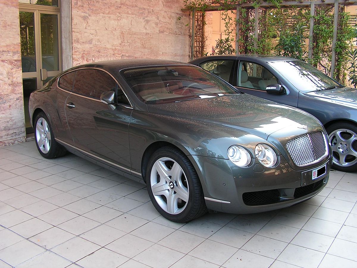 Երևանում առևանգել են հայտնի գործարարի Bentley-ն