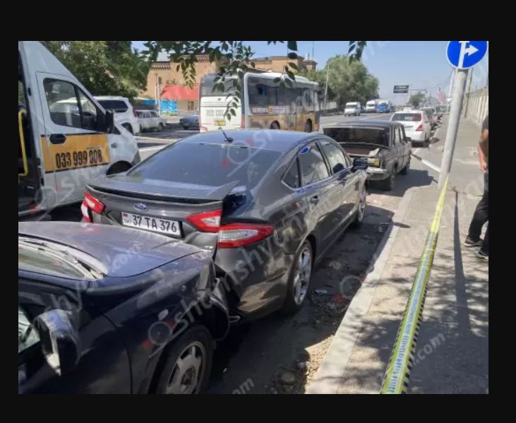 Շղթայական ավտովթար Երևանում. բախվել են 6 ավտոմեքենաներ, այդ թվում՝ Չարենցավան-Երևան երթուղու «Գազել»-ը. կան վիրավորներ