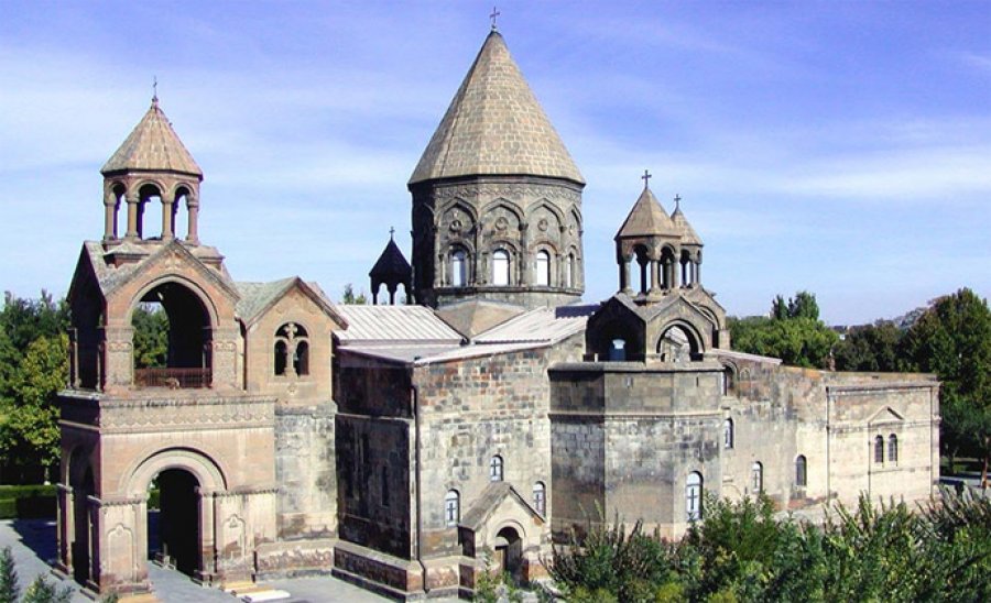 Ամենայն հայոց կաթողիկոսը հորդորել է չազդվել սադրիչ հայտարարություններից. Մայր Աթոռը՝ եկեղեցու դեմ արշավի մասին