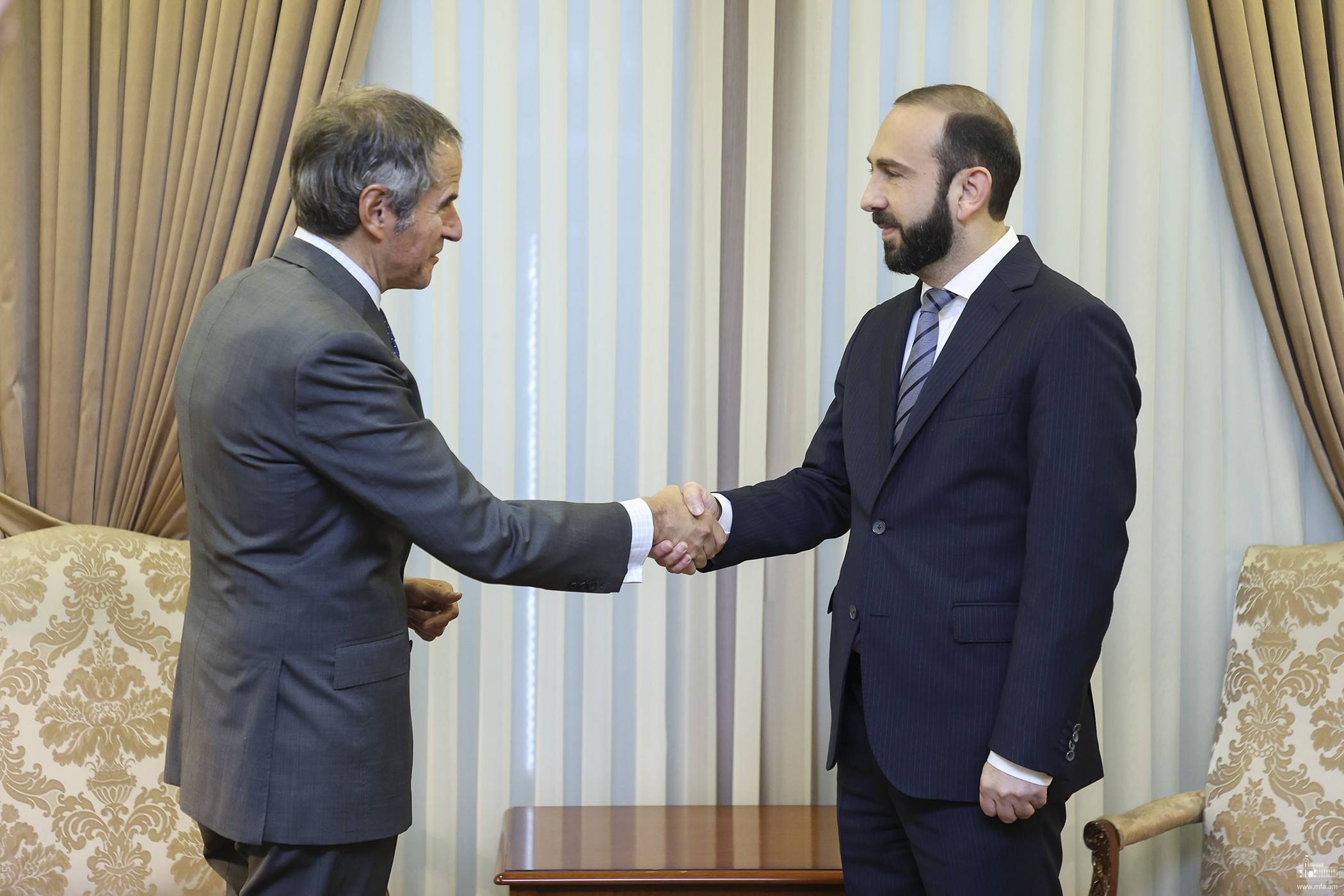 Անթույլատրելի են հայկական ատոմային էլեկտրակայանի նկատմամբ հնչած սպառնալիքները. Արարատ Միրզոյանը՝ Գրոսիին