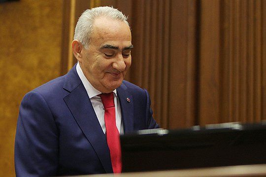 «Ժամանակ»․ Գալուստ Գրիգորիչի գրասենյակը դարձել է մերսման սրահ․ ի՞նչ եղավ ՀՀԿ-ի հետ