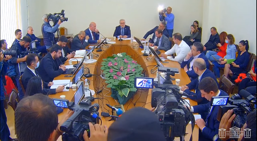 Զորքերի հետքաշումը պարոն Ղազինյանի թեկնածության հետ առնչություն չունի. Անդրանիկ Քոչարյան
