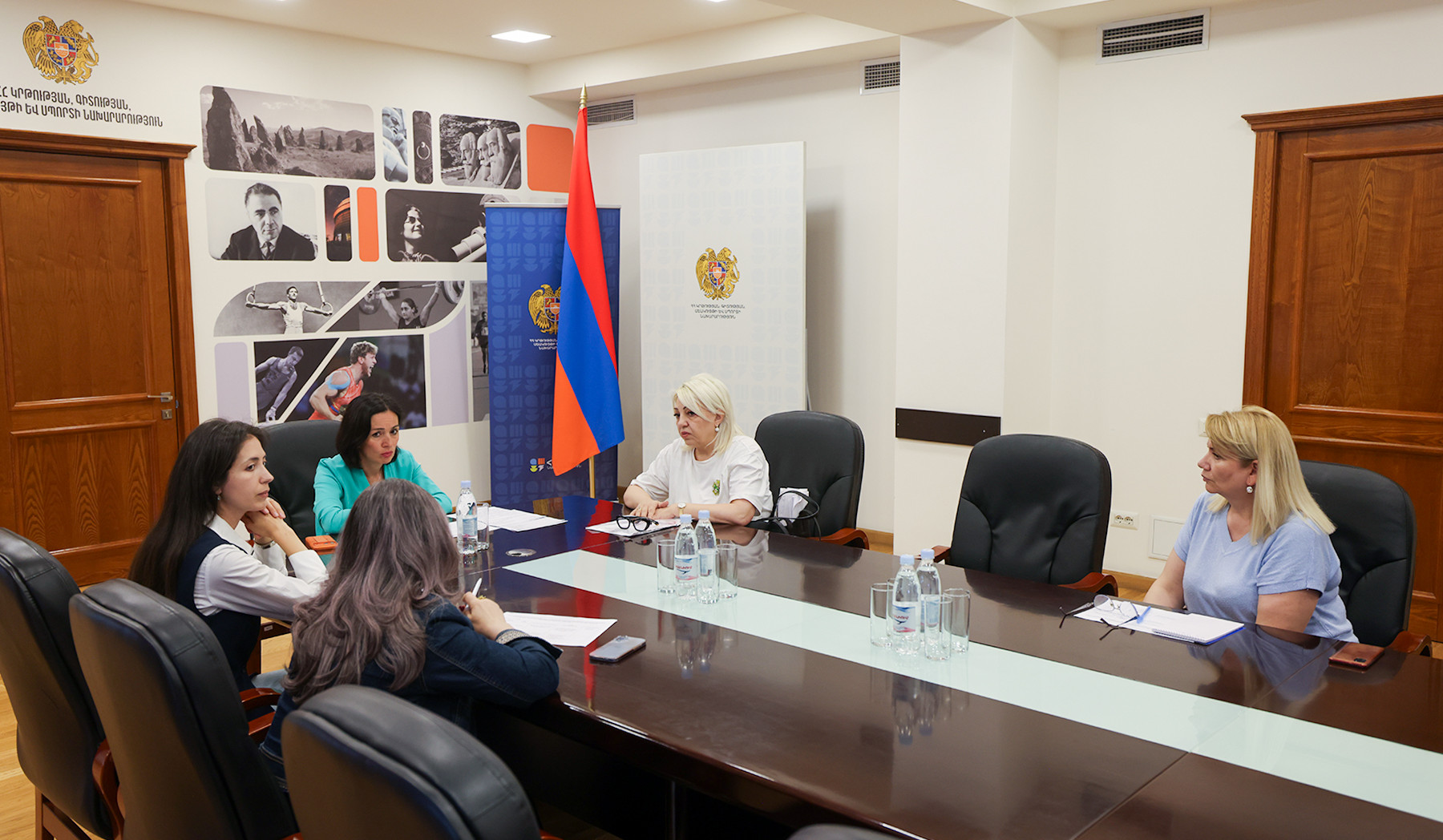 Ժաննա Անդրեասյանը հանդիպում է ունեցել մանկավարժների հետ