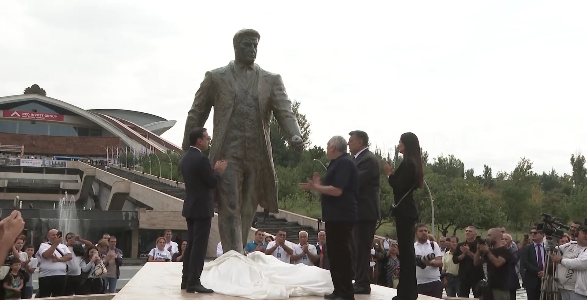 Սա Կարեն Դեմիրճյանի արձանի համար ամենահարմար տեղն էր. վարչապետ (տեսանյութ)