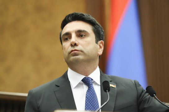 Спикер парламента намекнул на возможность подписания мирного договора между Ереваном и Баку