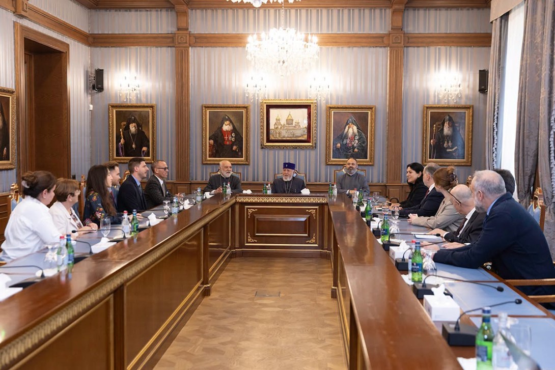 Ամենայն Հայոց Կաթողիկոսն ընդունել է «Save Armenia» կազմակերպության պատվիրակությանը՝ խոսելով եկեղեցու ազգապահպան առաքելության մասին