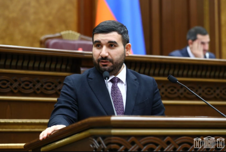Ռոբերտ Քոչարյանն իր դառը փորձով կարող է ծունկ ծնկի տալ Սամվել Կարապետյանի հետ. Վահագն Ալեքսանյան