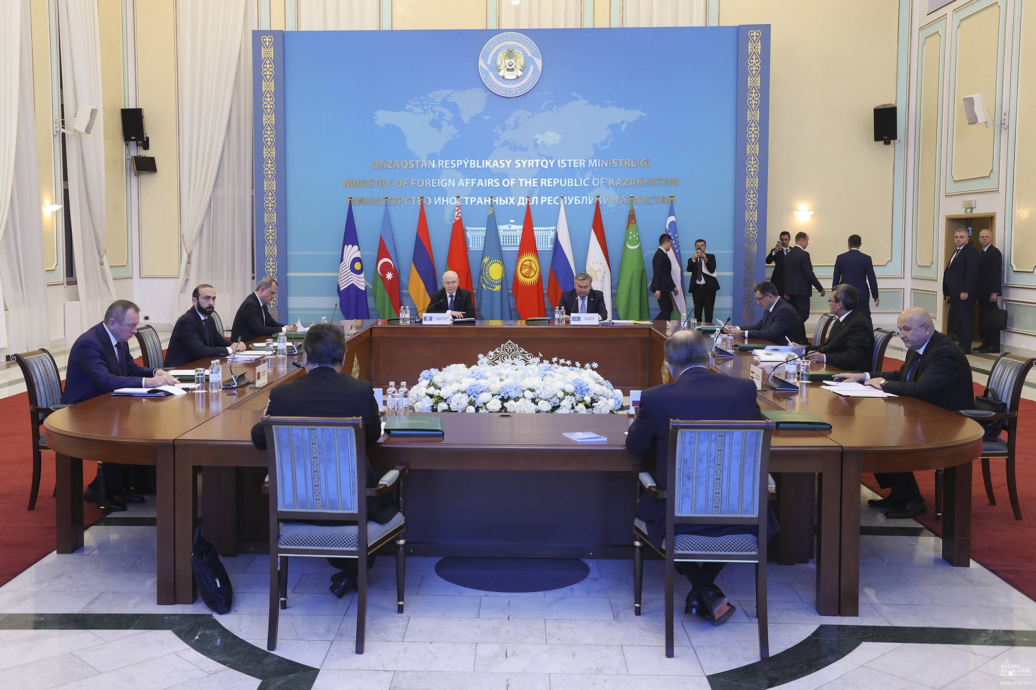 Министр иностранных дел РА Арарат Мирзоян принял участие в заседании Совета министров иностранных дел СНГ в Астане