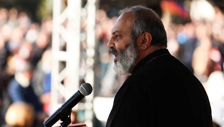 Բագրատ Սրբազանը Շենգավիթում է՝ ուղիղ