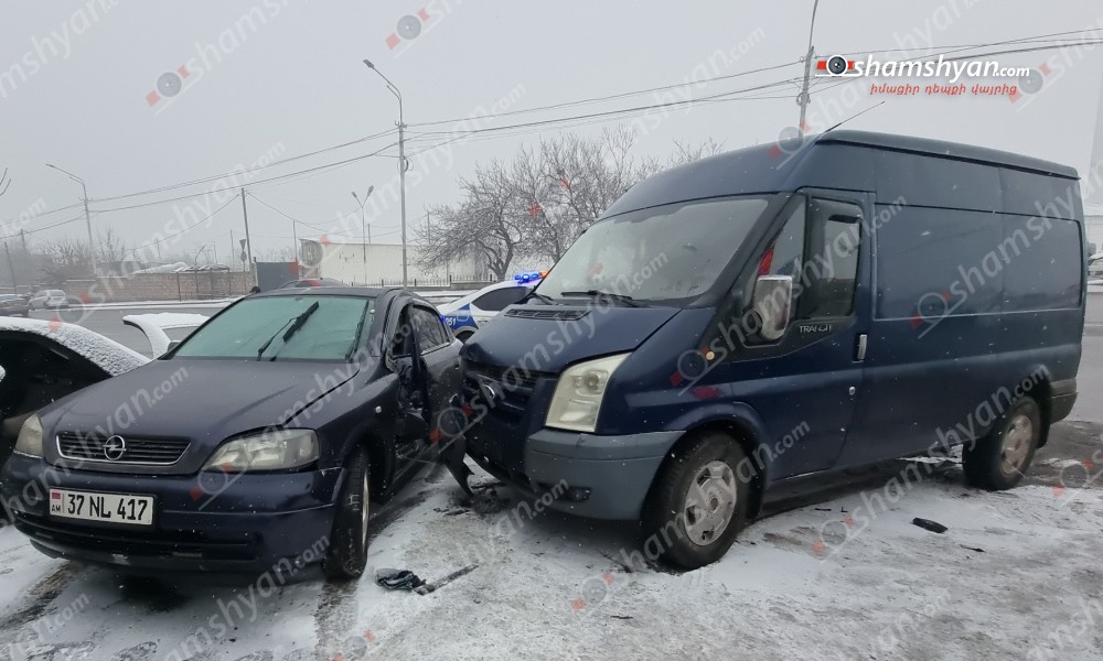  Երևանում բախվել են Ford Transit-ն ու Opel-ը․ կա վիրավոր