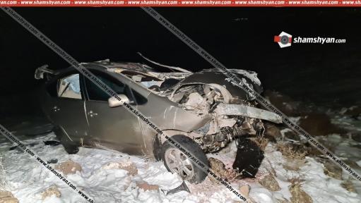 Արագածոտնում Toyota-ն, ապառաժե քարերին բախվելով, հայտնվել է ձորում. դին գտել են ավտոմեքենայից դուրս