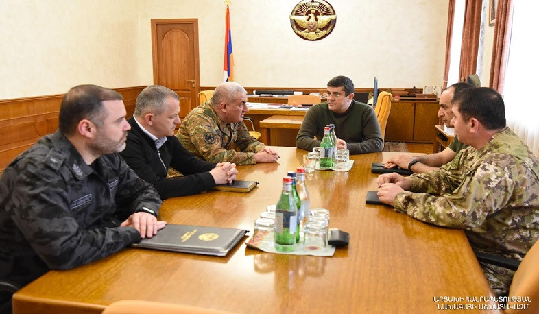 Президент Арутюнян созвал совещание с участием представителей силовых структур