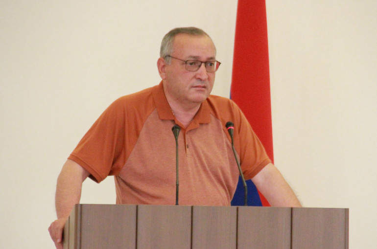Արցախի ԱԺ նախագահ Արթուր Թովմասյանը հրավիրել է աշխատանքային խորհրդակցություն