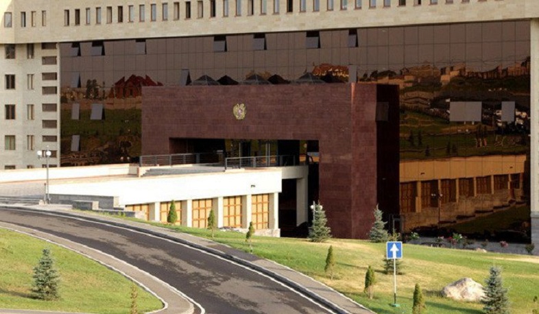 МО Армении: Зафиксированы меры сосредоточения военной техники и дополнительного личного состава ВС Азербайджана  