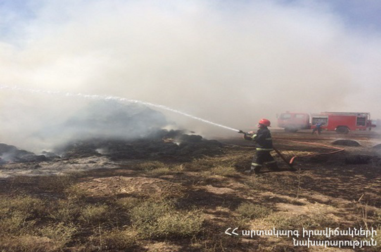 Բագրավան գյուղում անասնակեր է այրվել