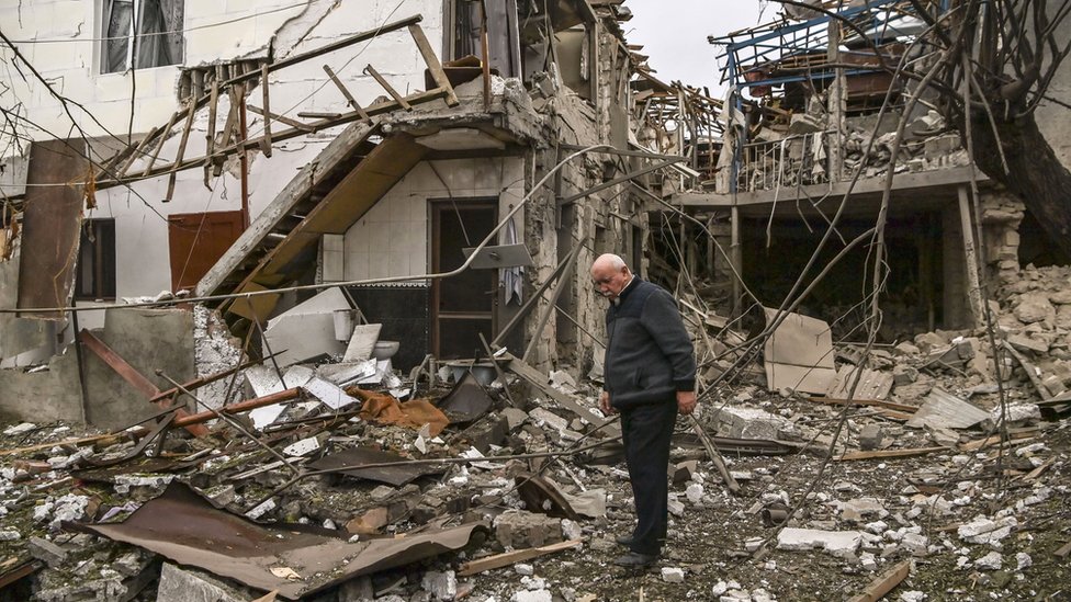Պատերազմի ընթացքում հրետակոծության հետևանքով Ստեփանակերտում հիմնովին ավերվել է 38 բնակելի տուն