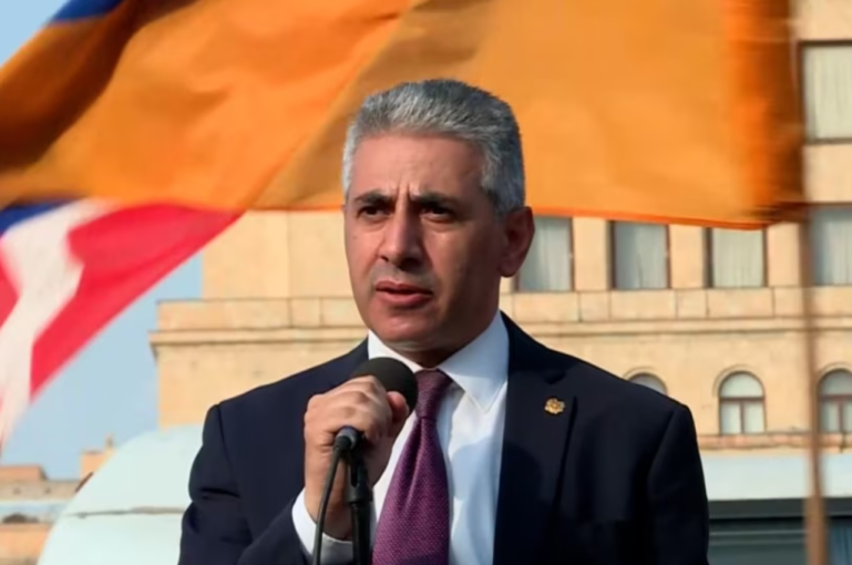 Սա պատմության մեջ առաջին դեպքն է, երբ օրենքի նախագծի հեղինակները ՀՀ քաղաքացիներն են․ Ղազարյան
